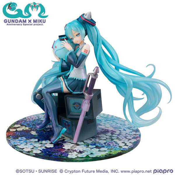 Lucrea Mobile Suit Gundam 45th Anniversary X Hatsune MikuHatsune Miku X OO Gundam 1/7 Scale Figure