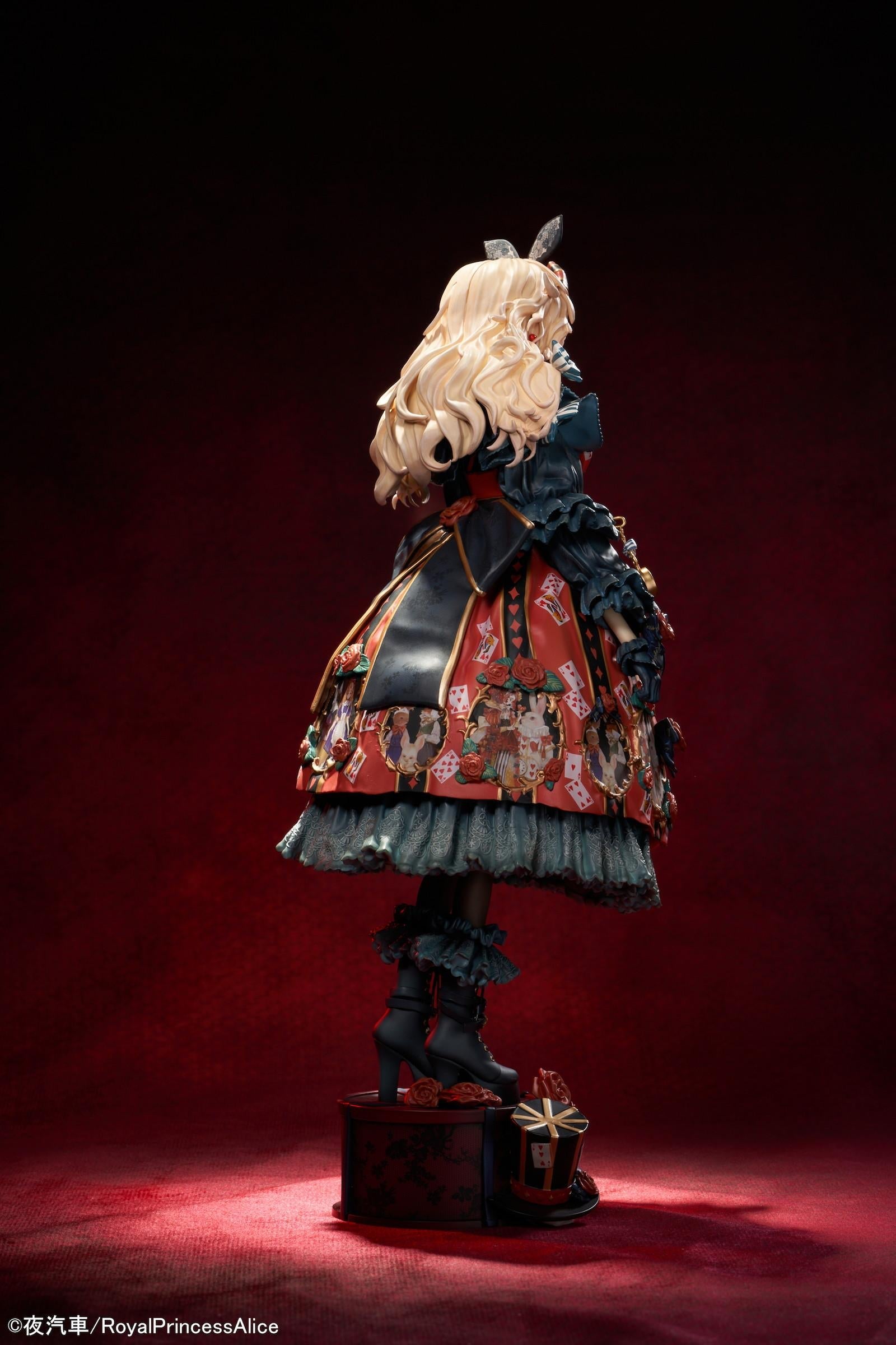 Red Queen And Princess Alice 1/6 Scale Figure