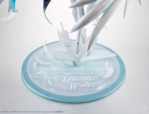 Lucrea Mobile Suit Gundam 45th Anniversary X Hatsune Miku Hatsune Miku X Wing Gundam Zero EW 1/7 Scale Figure