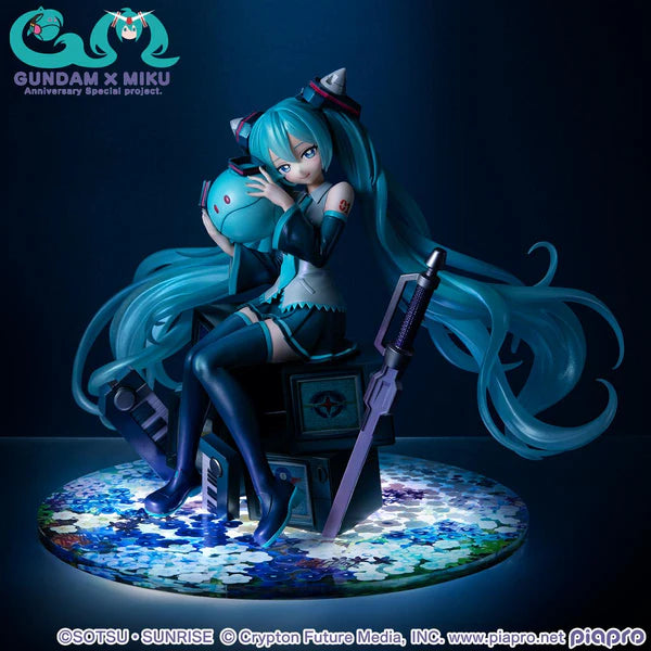 Lucrea Mobile Suit Gundam 45th Anniversary X Hatsune MikuHatsune Miku X OO Gundam 1/7 Scale Figure
