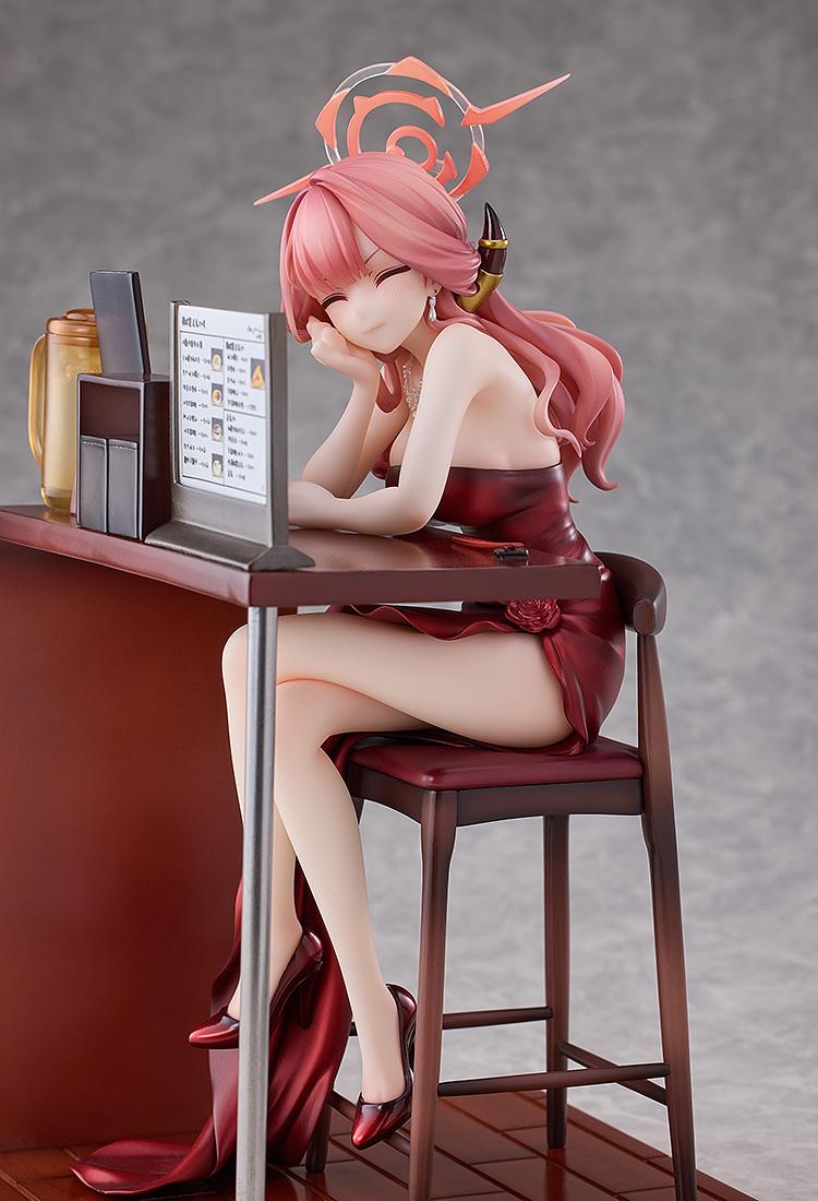 Aru (dress): Memorial Lobby Ver. 1/7 Scale Figure Blue Archive | Solarain