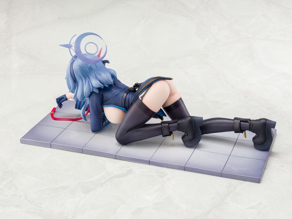 Blue Archive Ako Memorial Lobby ver. 1/7 Scale Figure