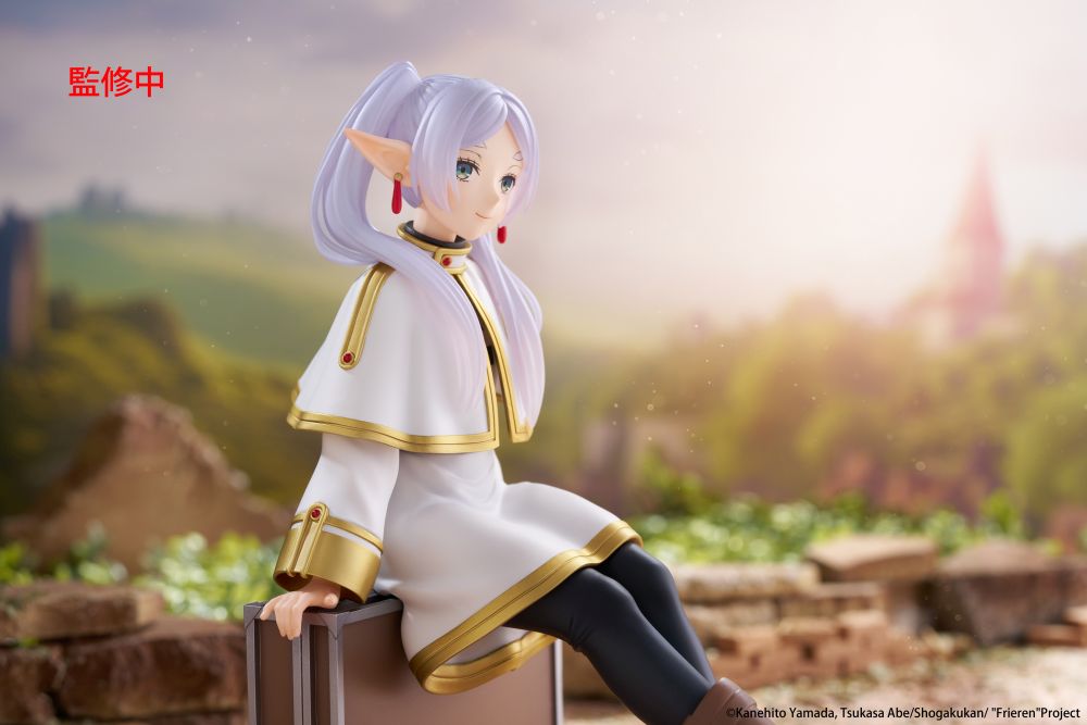 Frieren: Beyond Journey's End Desktop Cute Figure - Frieren (Trunk Case Ver.)