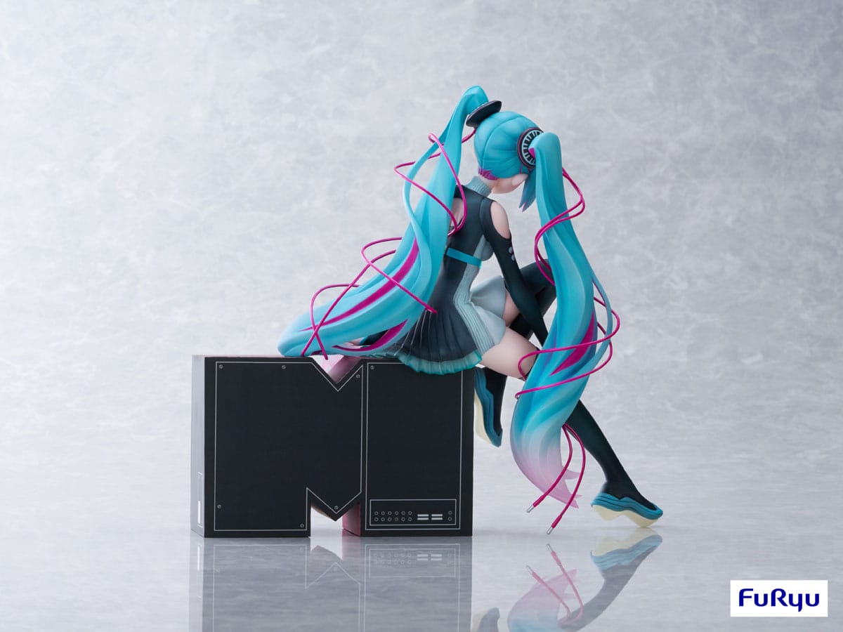 Hatsune Miku x MTV 1/7 Scale Figure