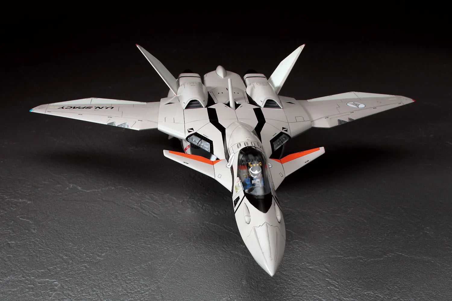 Macross Plus 1/72 VF-11B Thunderbolt