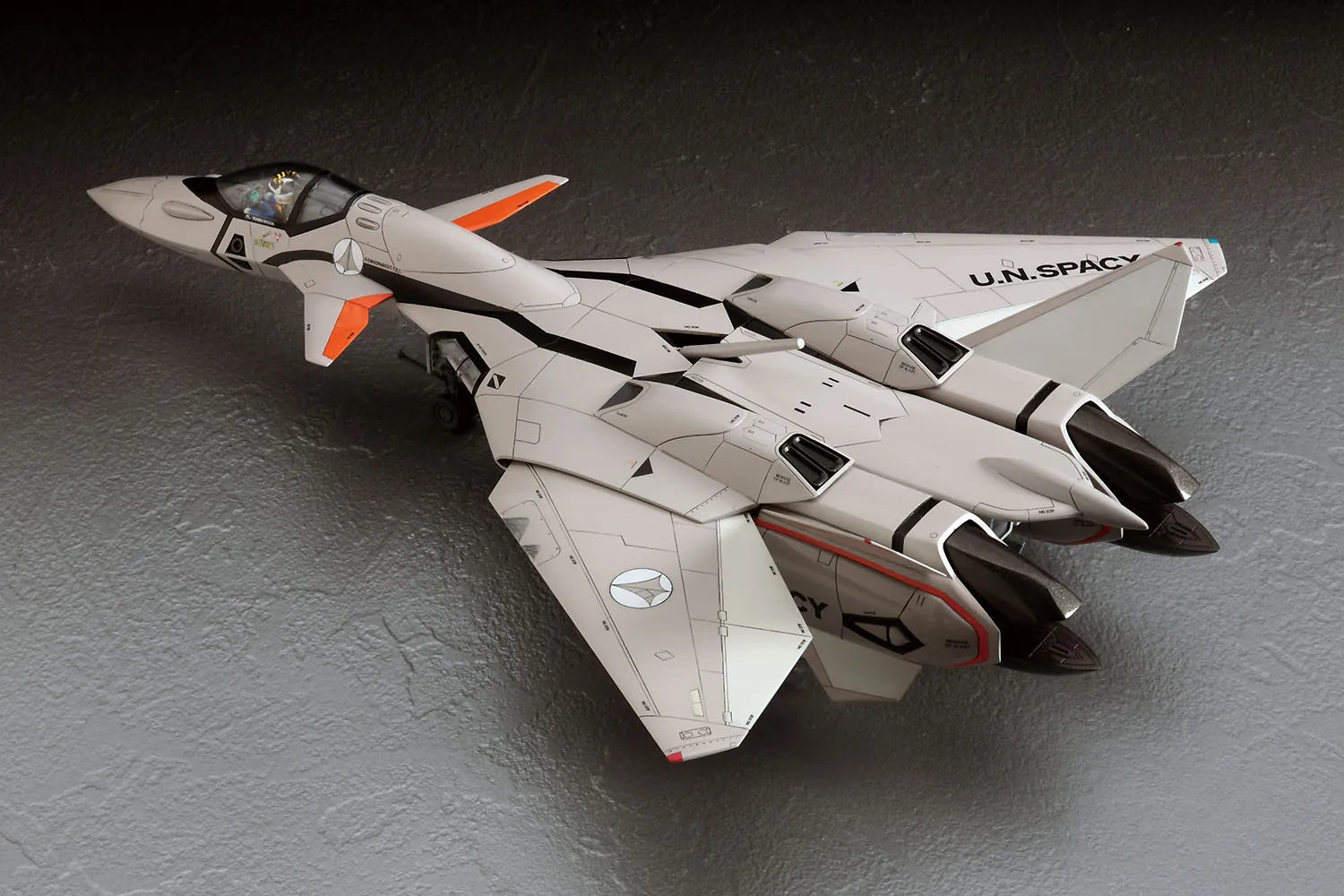 Macross Plus 1/72 VF-11B Thunderbolt