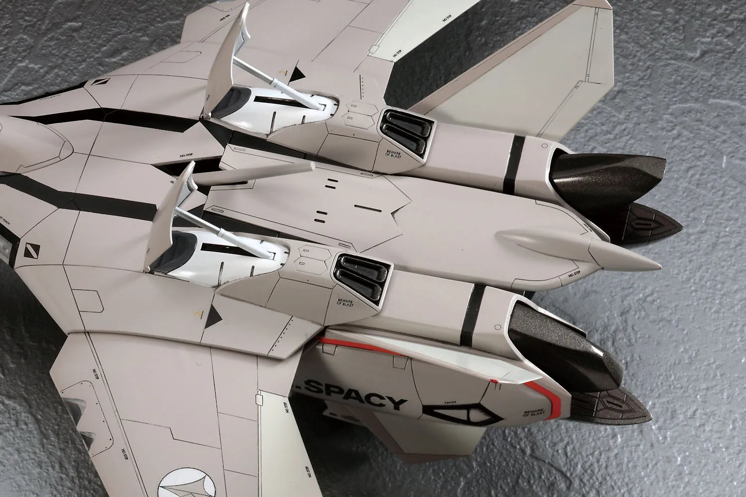 Macross Plus 1/72 VF-11B Thunderbolt
