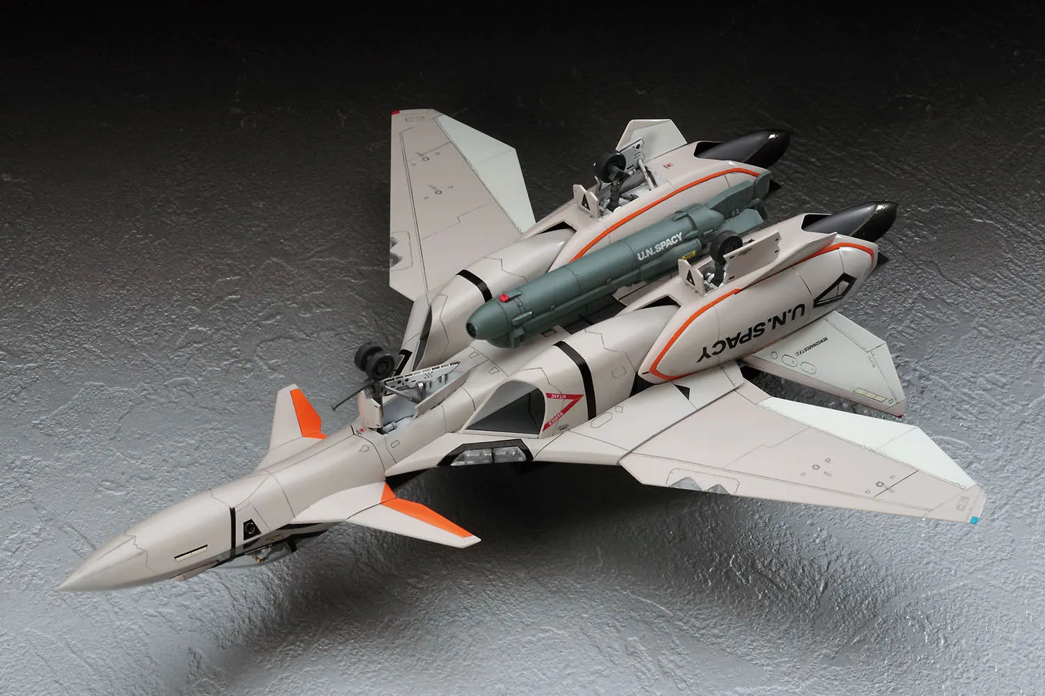 Macross Plus 1/72 VF-11B Thunderbolt
