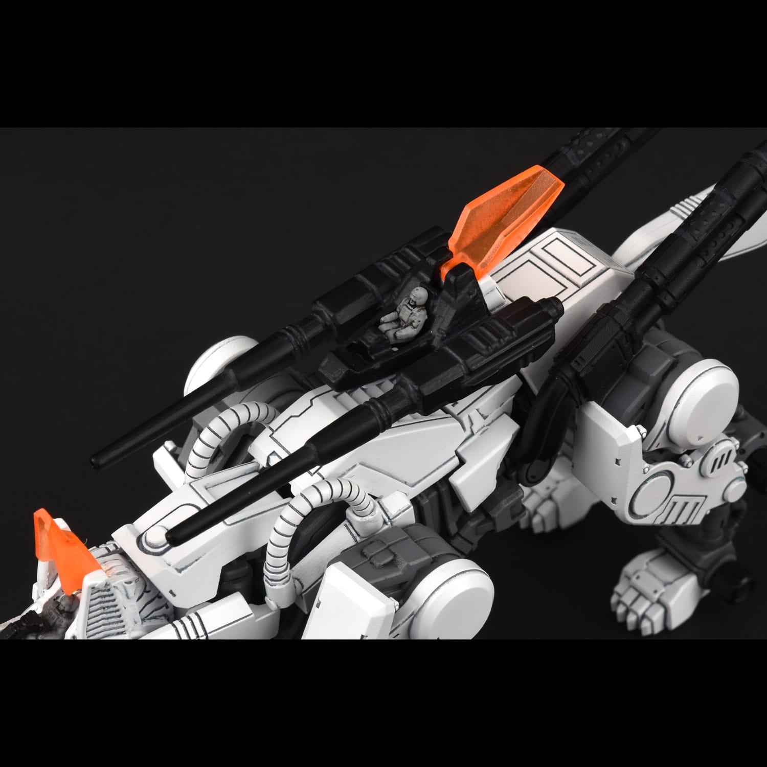 Zoids RMZ-003 Command Wolf (Wolf Type 1/100 Scale)