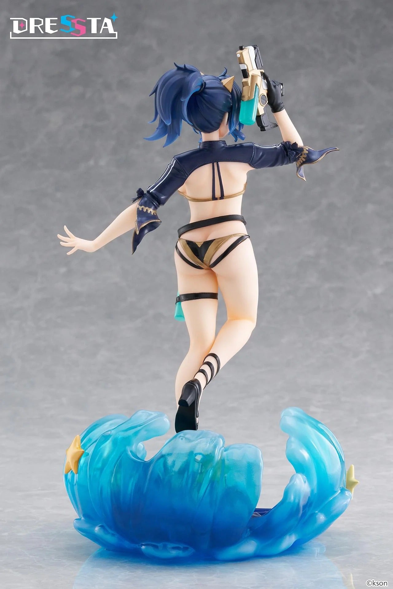 kson DRESSTA Statue Figure