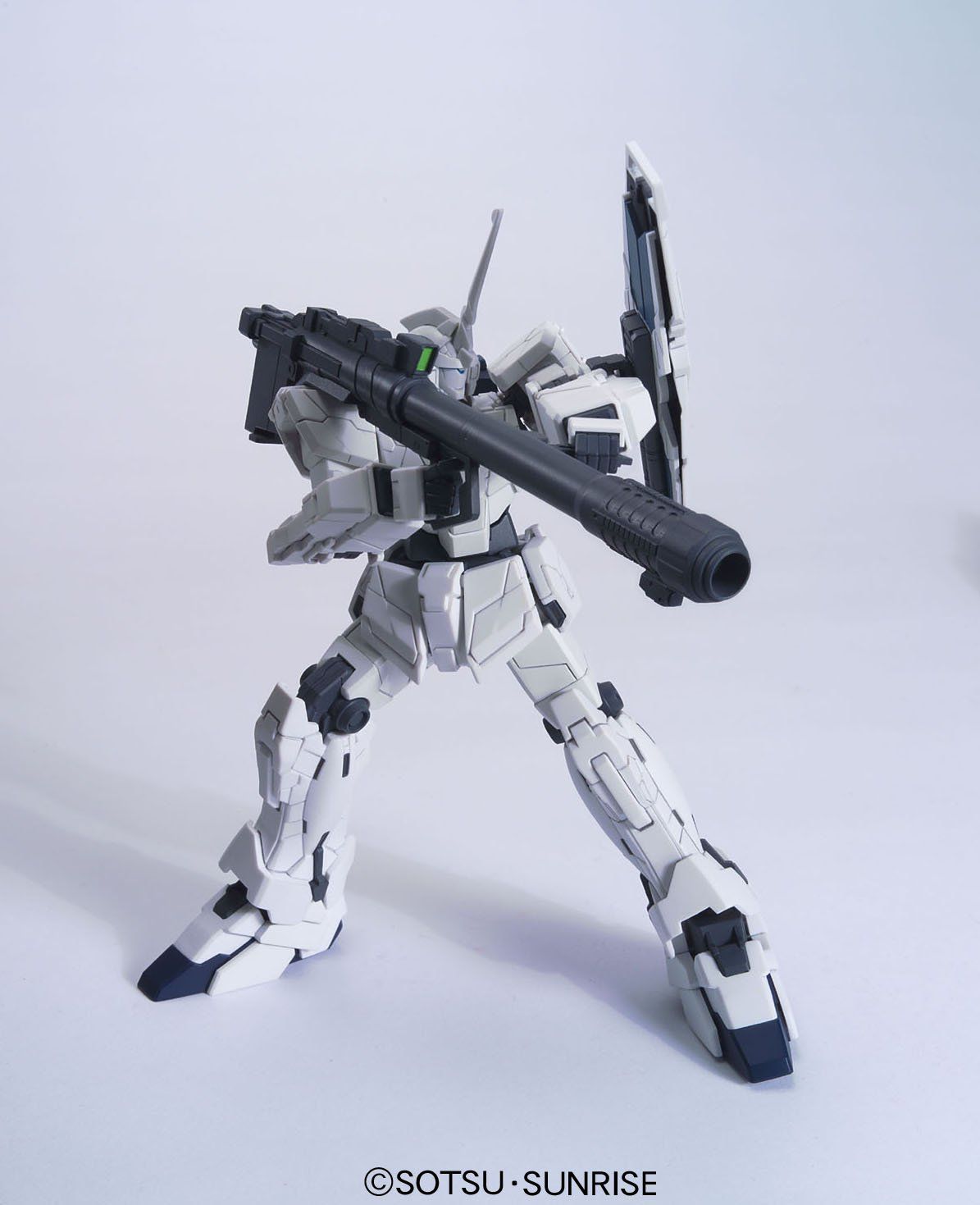 HGUC 1/144 RX-0 Unicorn Gundam (Unicorn Mode) - High Grade Mobile Suit Gundam Unicorn | Glacier Hobbies