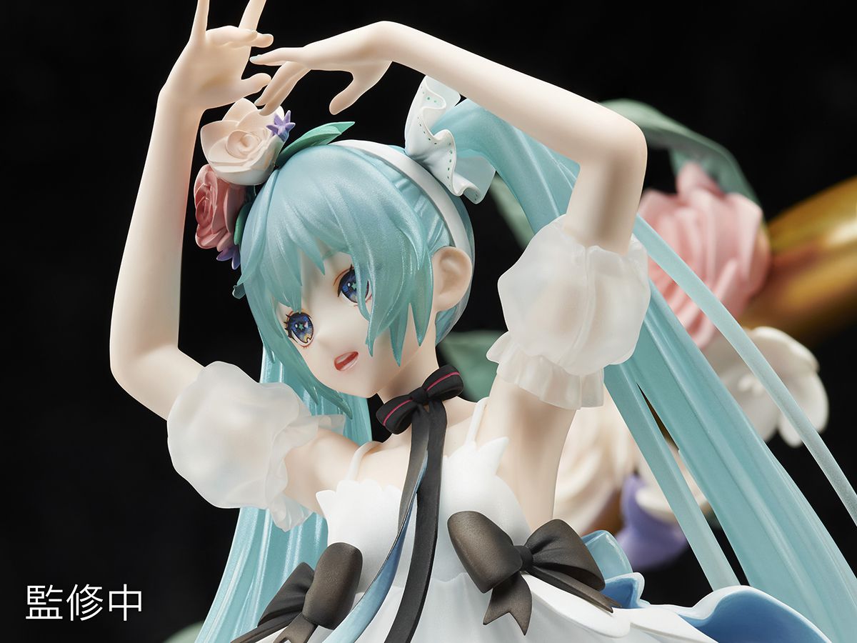 [PREORDER] Hatsune Miku "MIKU WITH YOU 2019" Ver. 1/7 Scale Figure - Glacier Hobbies - FURYU Corporation