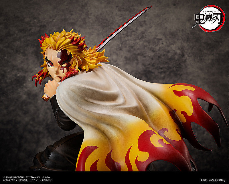 [PREORDER] Kyojuro Rengoku 1/4 Scale Figure - Glacier Hobbies - FREEing