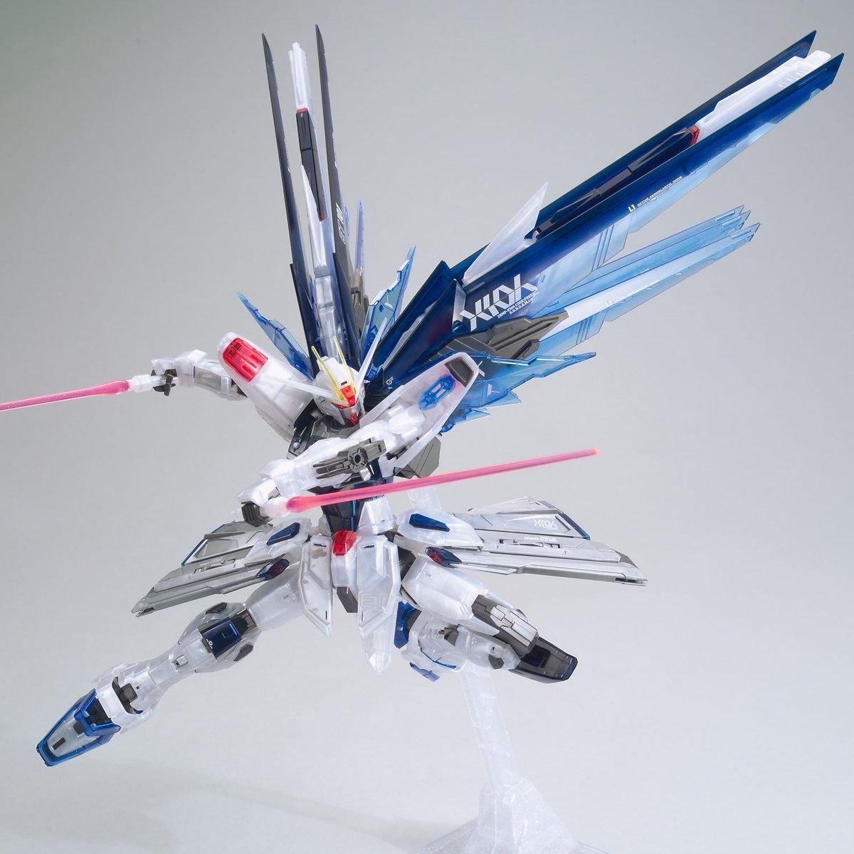 MG 1/100 Freedom Gundam Ver 2.0 Clear Color [The Gundam Base Limited] - Glacier Hobbies - Bandai