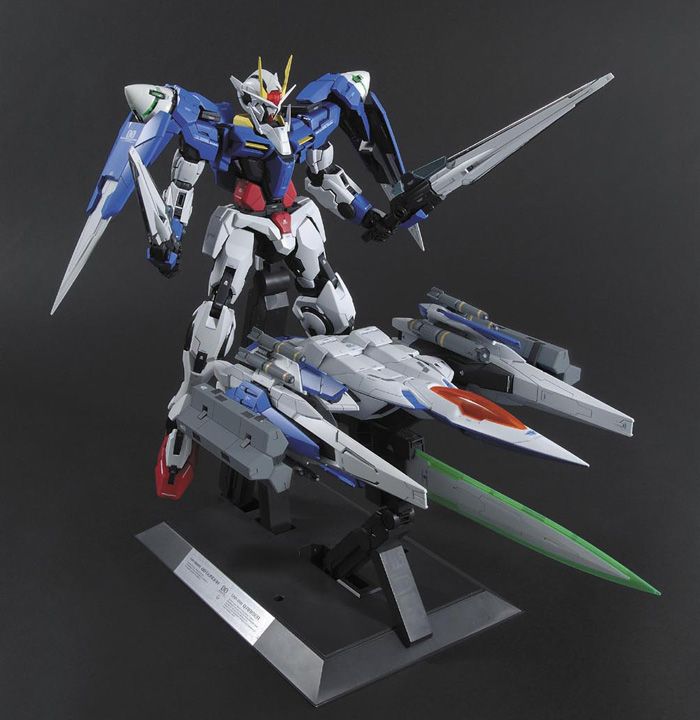 PG 1/60 00 Raiser - Perfect Grade Mobile Suit Gundam 00 | Glacier Hobbies
