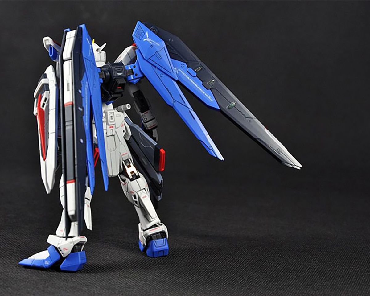 RG 1/144 Freedom Gundam - Real Grade Mobile Suit Gundam SEED | Glacier Hobbies