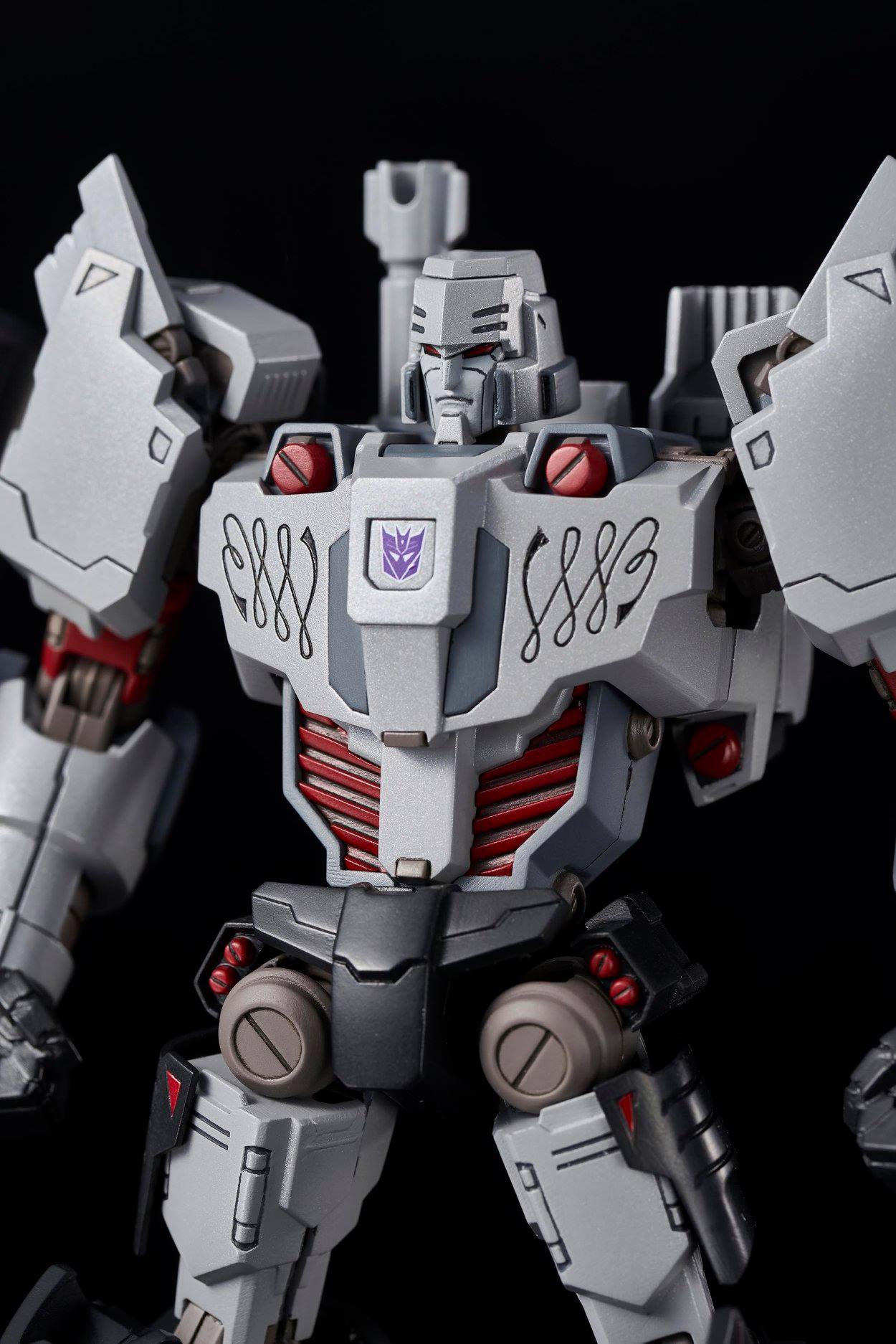 Megatron (IDW Decepticon Ver) Furai Model - Glacier Hobbies - Flame Toys